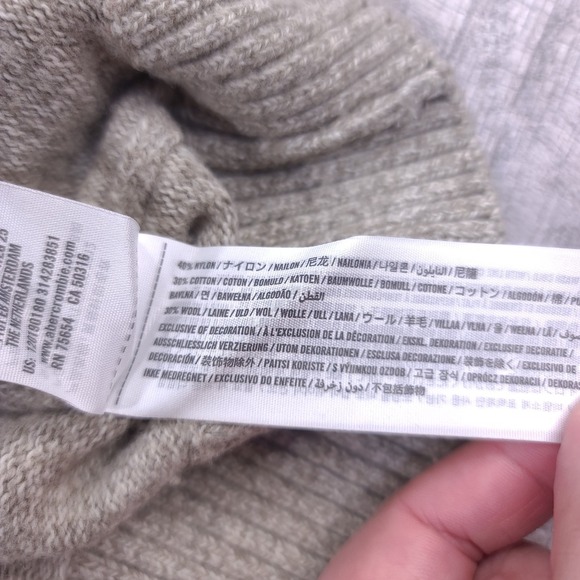 Abercrombie Fitch Womens Duck Design Wool Blend Sweater Size XS Beige Pullover - Picture 7 of 7